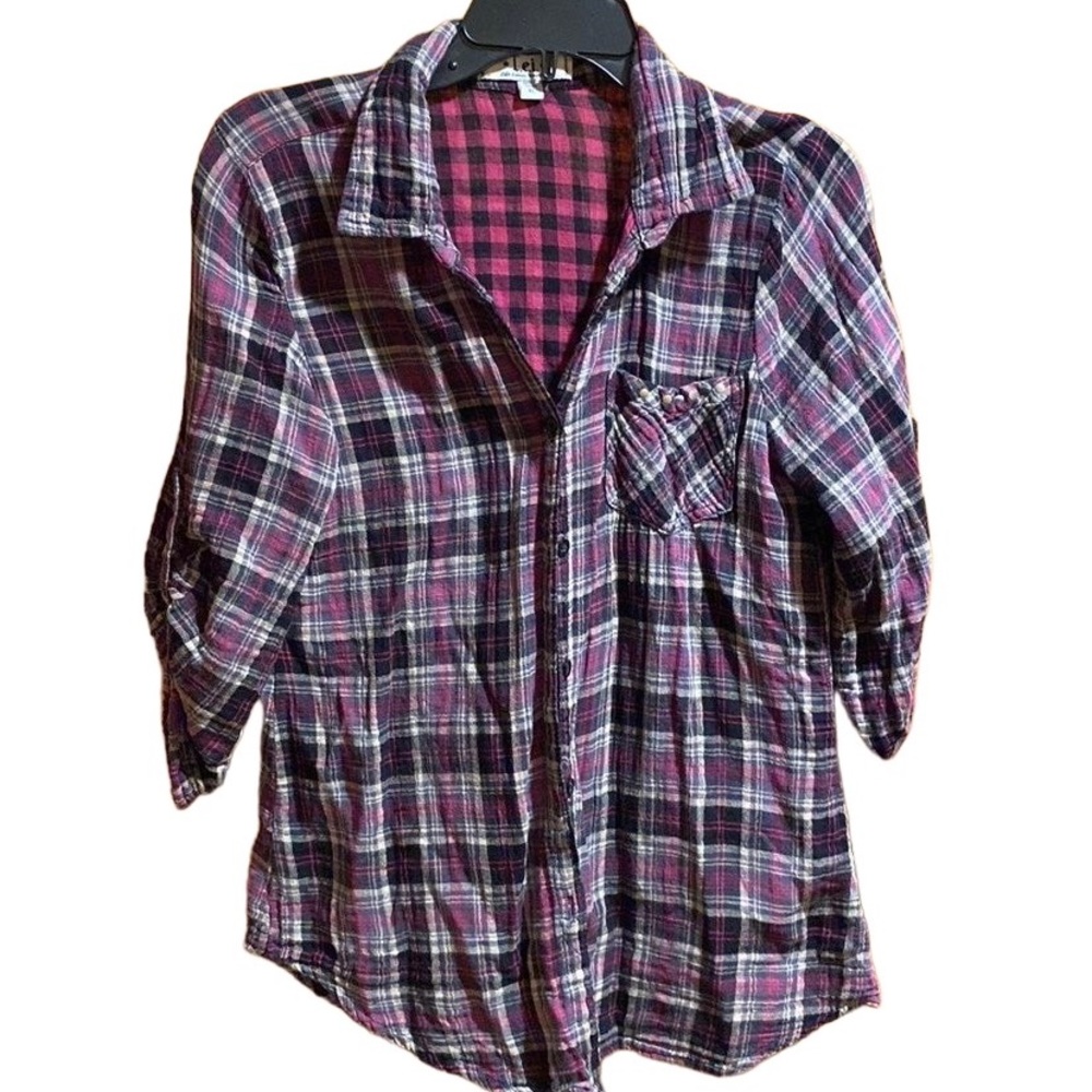4/$20 LEÍ brand Black and Pink plaid shirt: Juniors